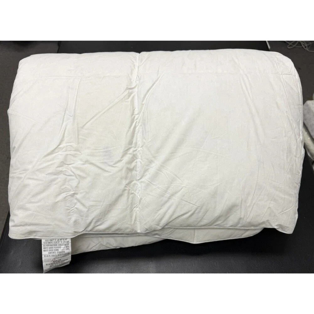 Royal Luxe All Season White Goose Feather and Down Fiber Full / Queen Comforter